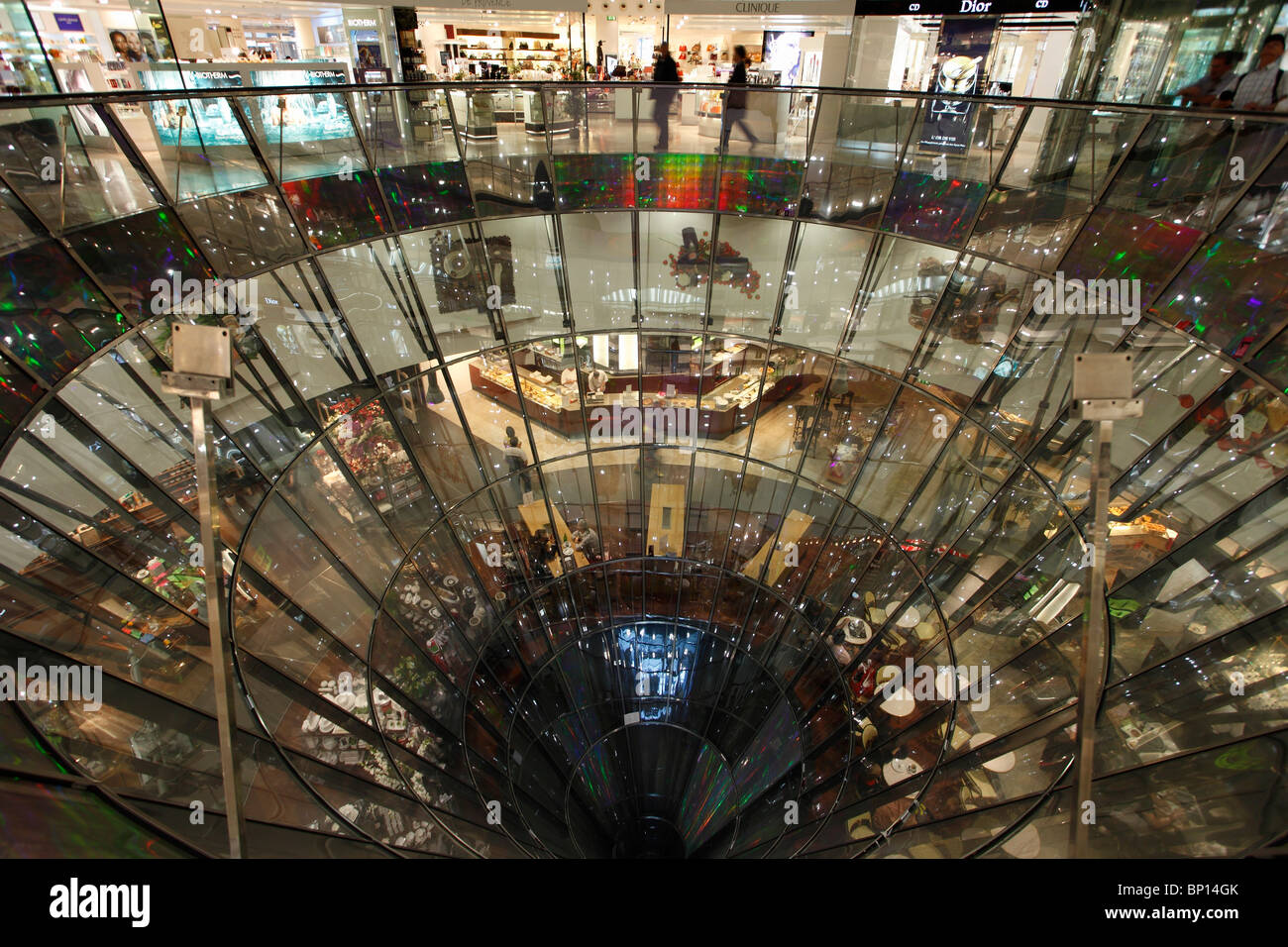 Germania, Berlino, Galeries Lafayette complesso per lo shopping Foto Stock