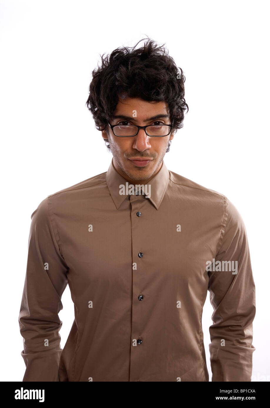 Uomo in abbottonata colletto della camicia e occhiali - aspetto intellettuale Foto Stock