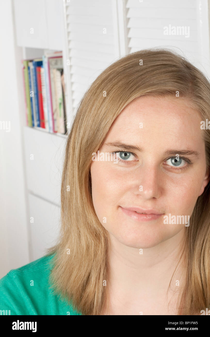 Piacevole Giovane femmina Foto Stock