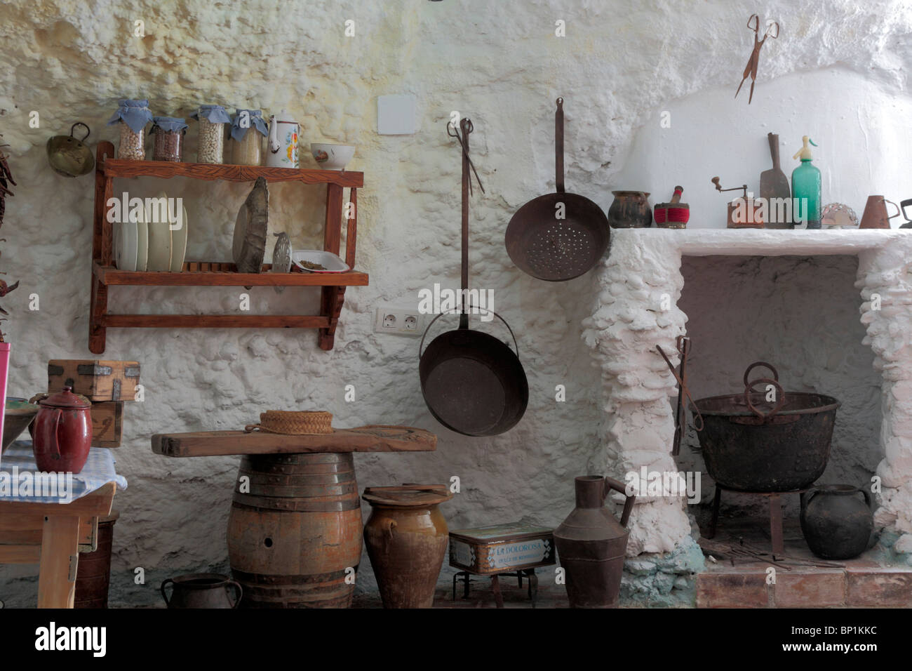 Interno di una casa grotta nel Museo Etnografico del Sacromonte di Granada Andalusia Spagna Europa Foto Stock