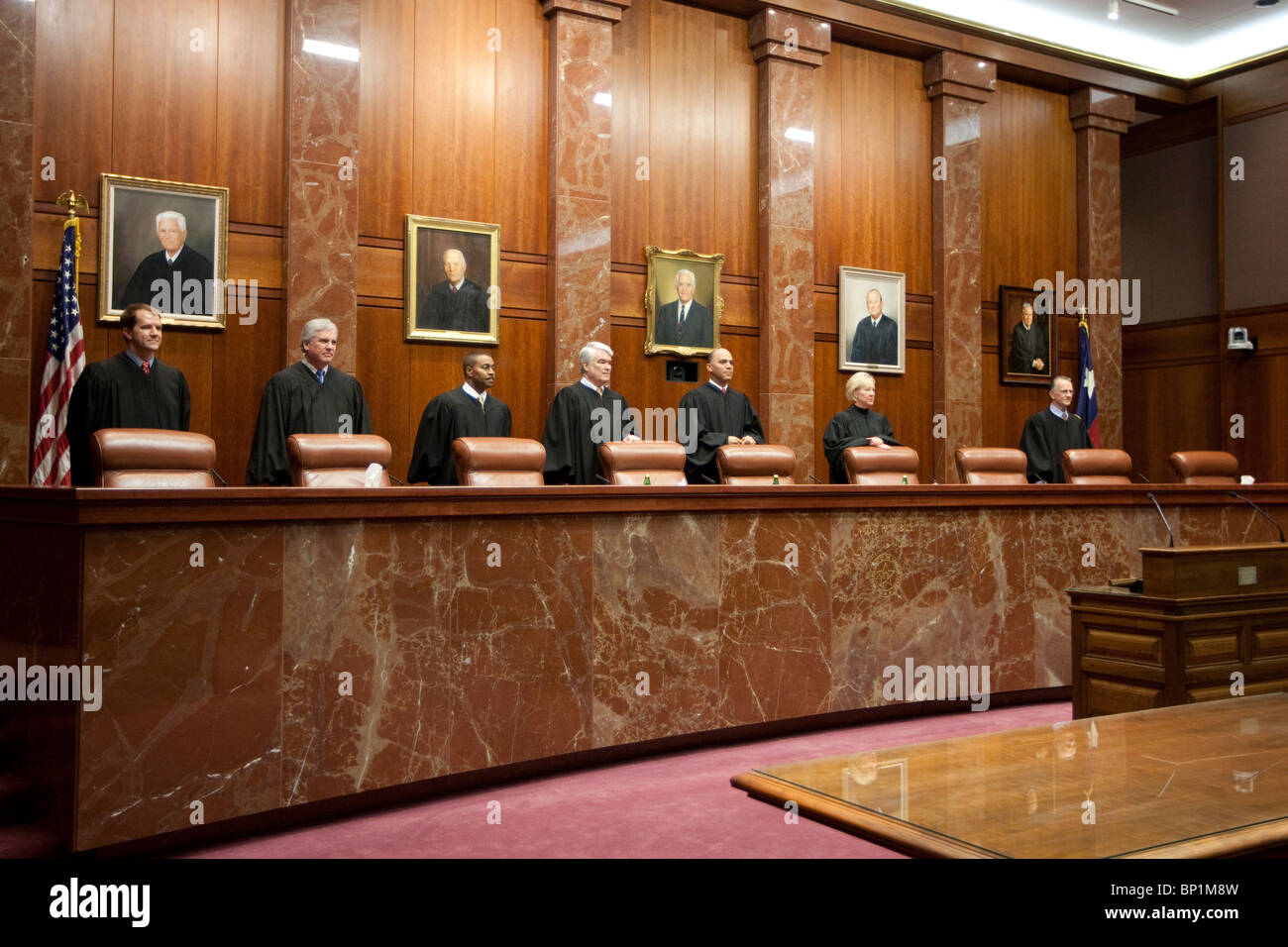 Texas corte suprema giudici riunisce in una sessione di cerimoniale in onore di ex membri della Corte Suprema di Austin. Foto Stock