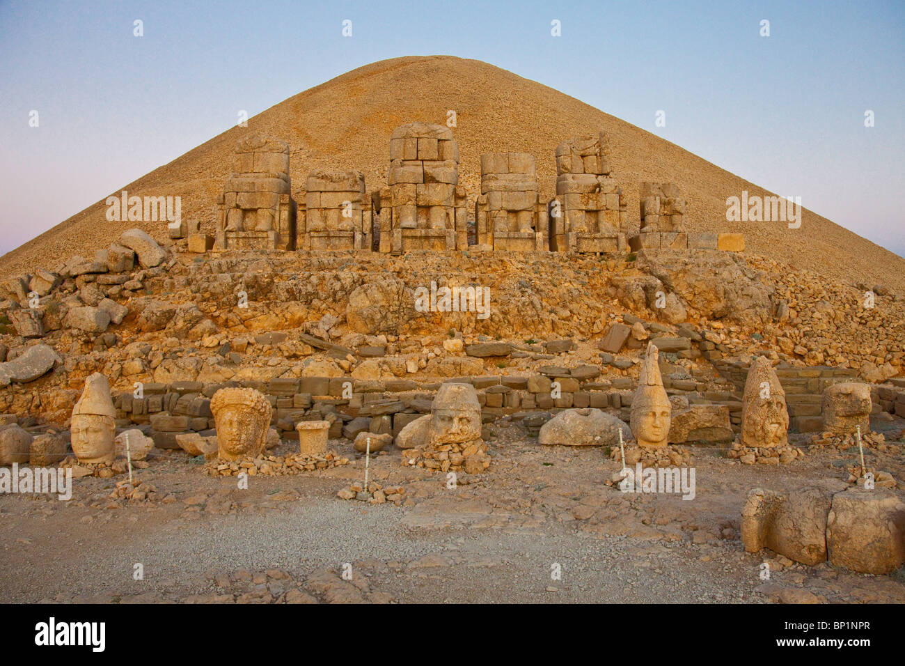 Parete est del monte Nemrut, Turchia Foto Stock