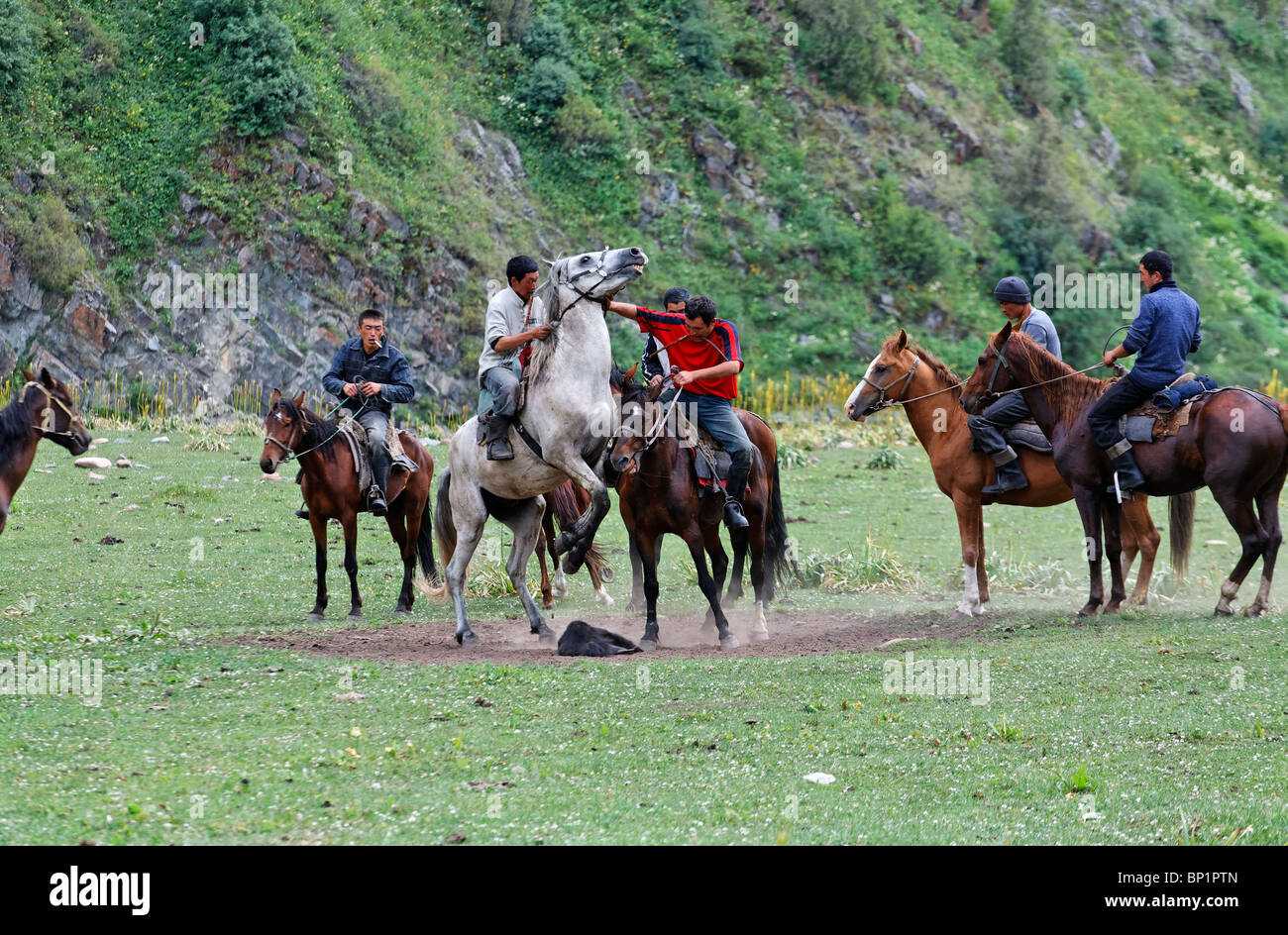 Kyrgyzstan - lo sport nazionale di Ulak Tartysh, capra Polo Foto Stock