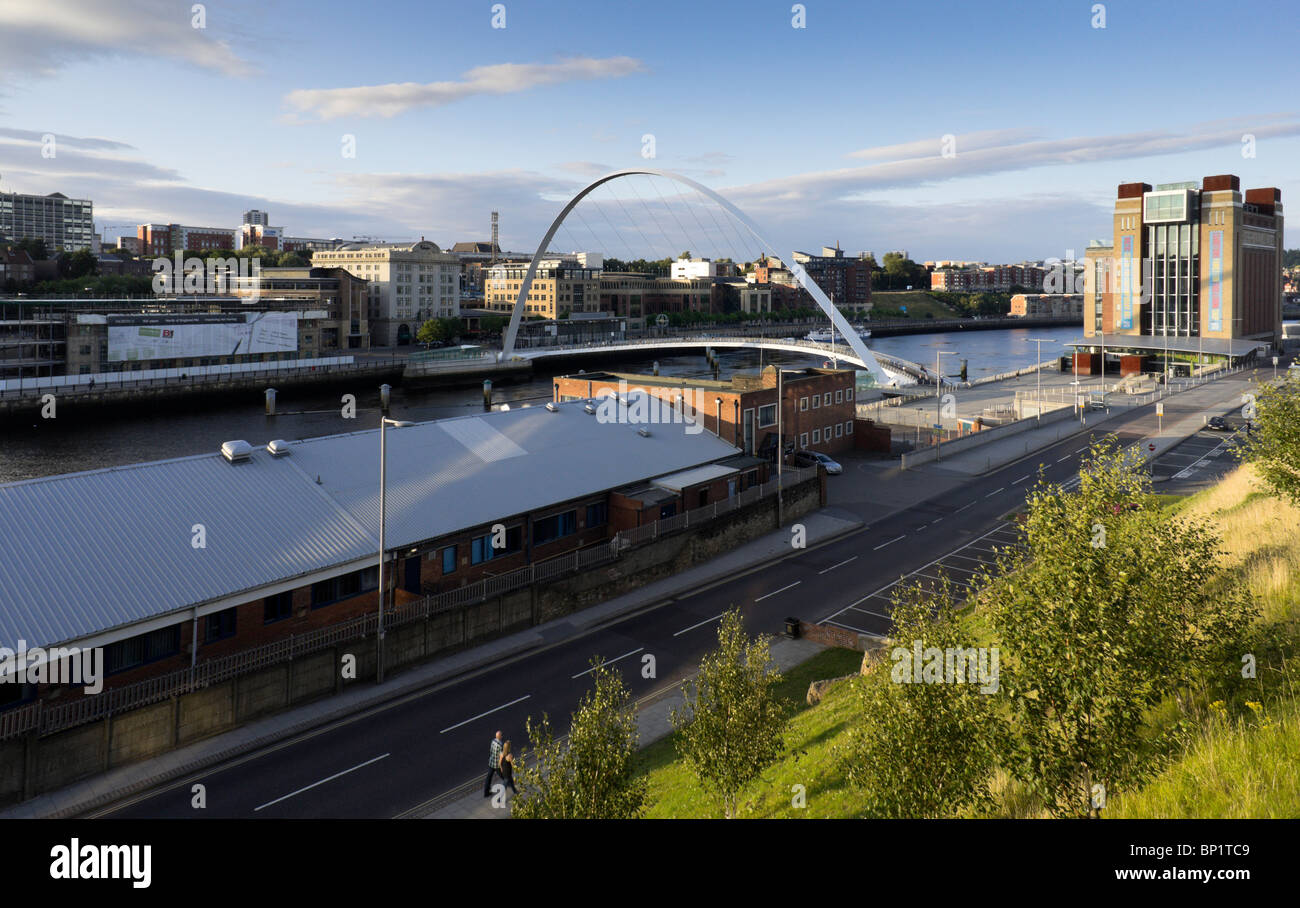 Gateshead Regno Unito, - Tyne south bank e il Baltic Exchange Arts Center. Foto Stock
