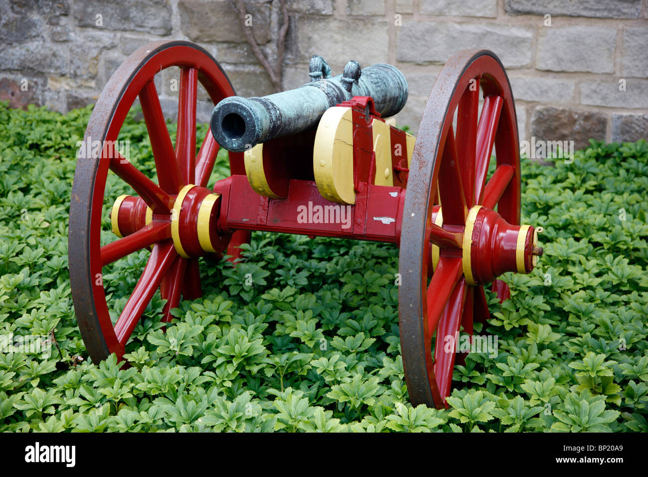 Storico antico piccolo cannone. Foto Stock