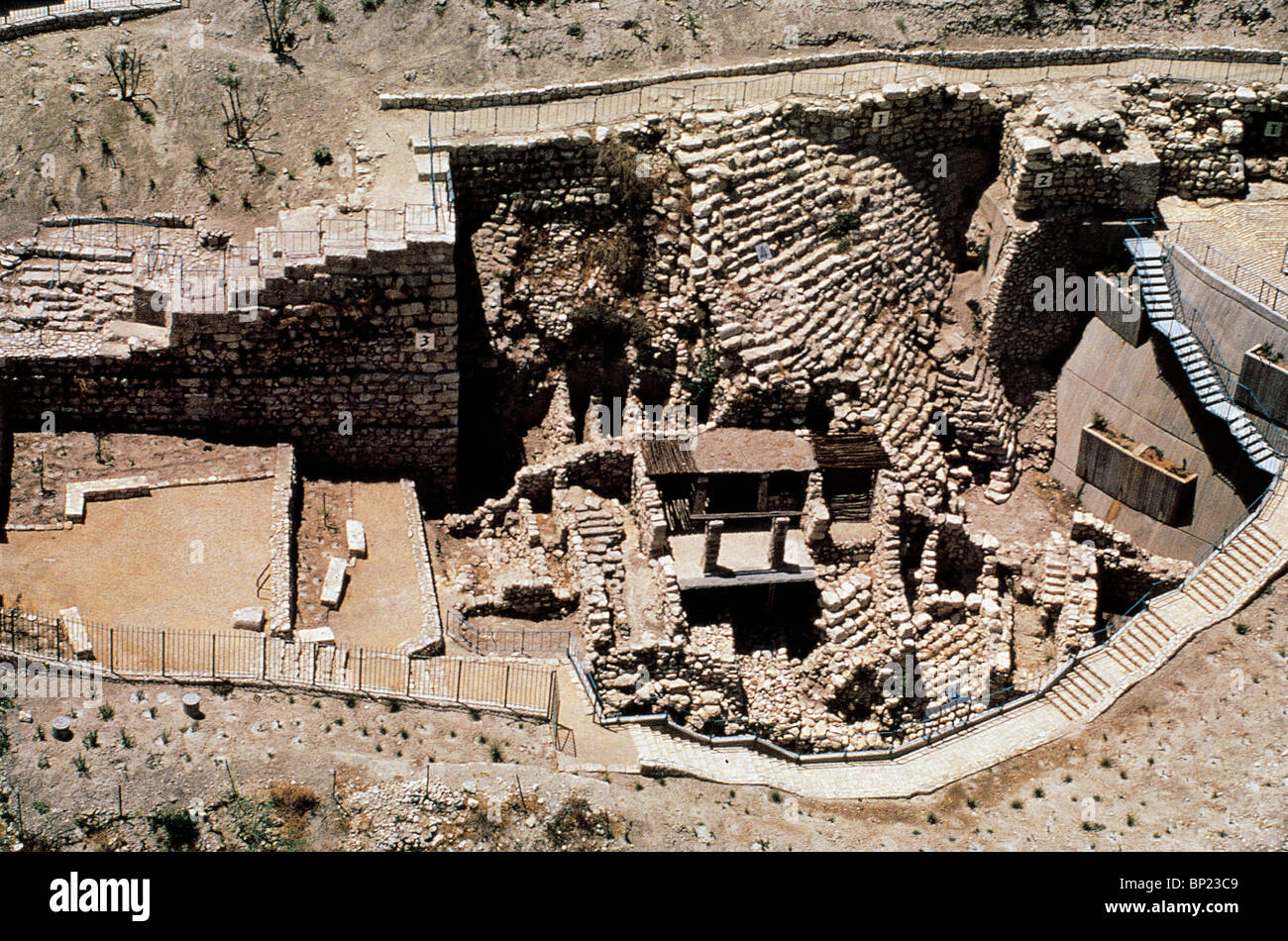 Città di David, AREA G' con la parete di appoggio di una 10TH. C. BC. Struttura Foto Stock