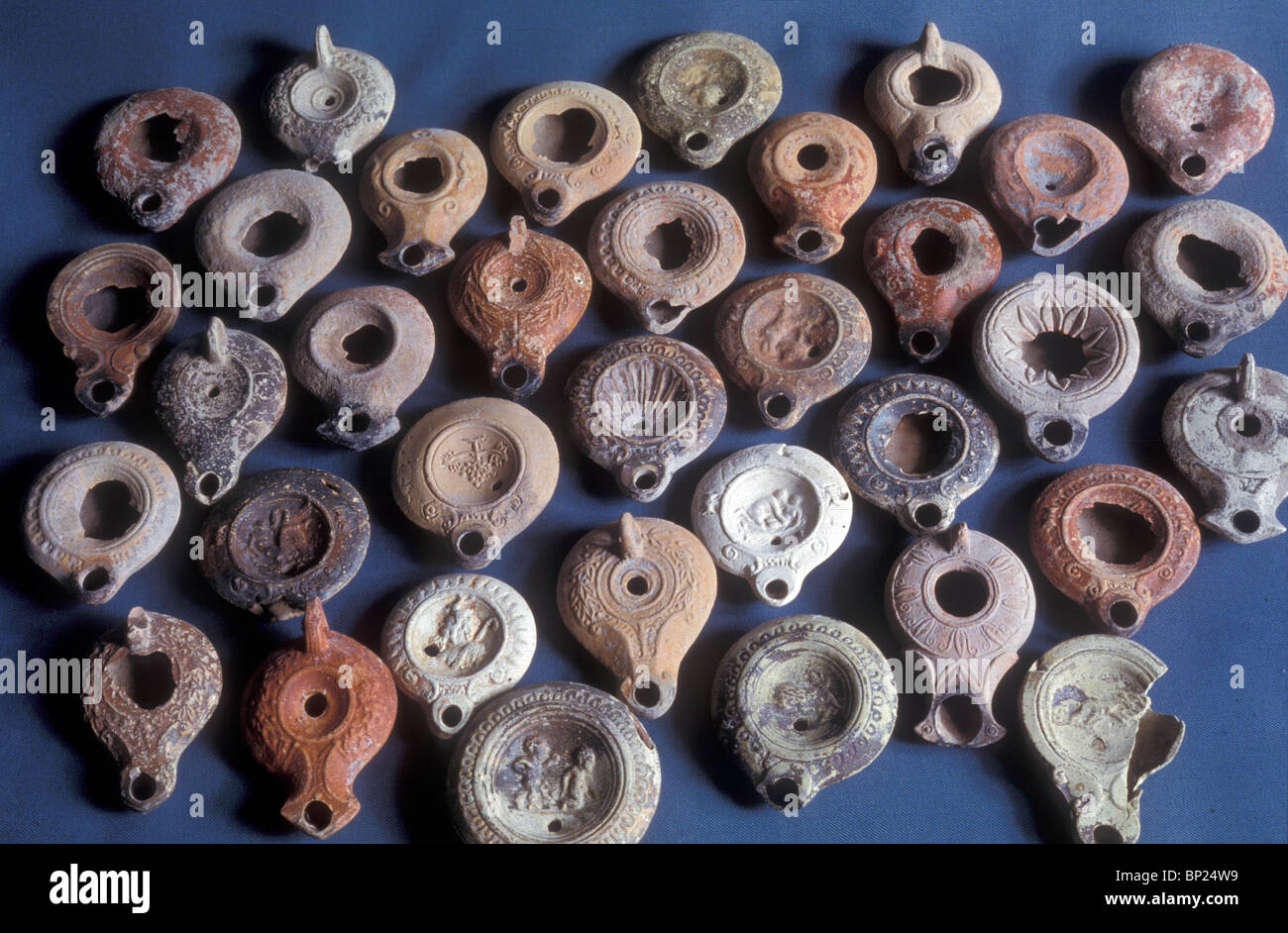 668. ROMAN lampade a olio trovato presso il DOR SCAVI Foto Stock