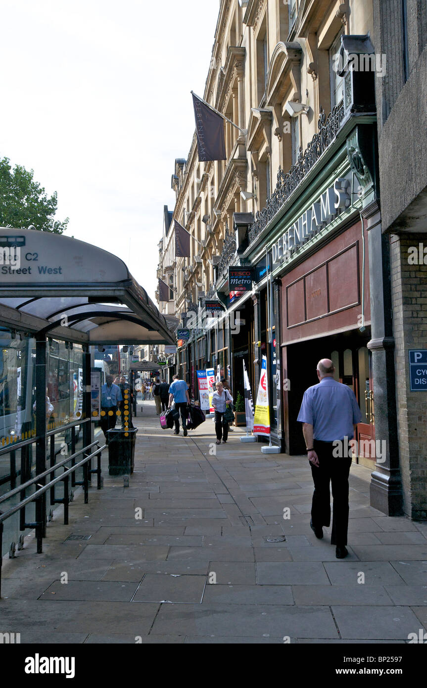 Oxford, Inghilterra - tipica scena di strada nel centro della città Foto Stock