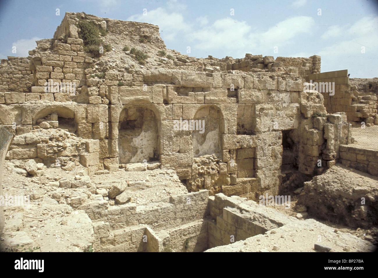 1628. Cesarea - il tempio romano Foto Stock