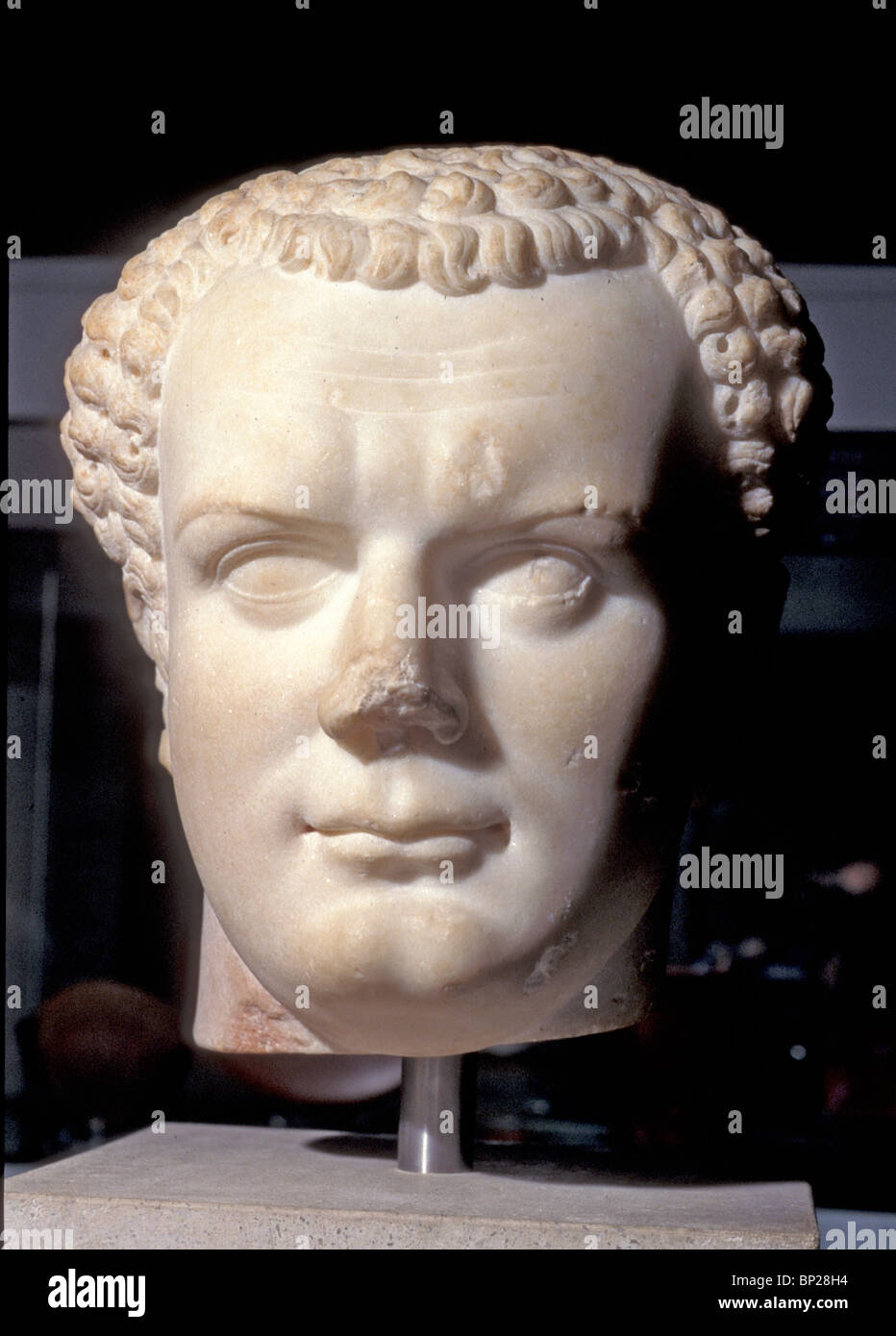 2183. Busto in marmo dell'imperatore Tito (79 - 81 d.C.). Foto Stock