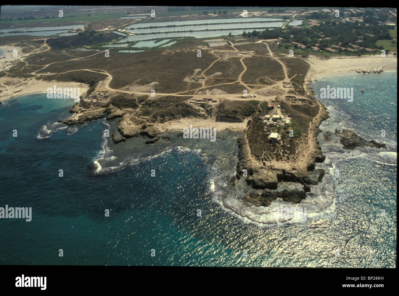 Vista aerea di DOR. La città portuale di Dor è servito come un gate di Israele dai tempi del re Salomone attraverso il HELENISTIC & Foto Stock