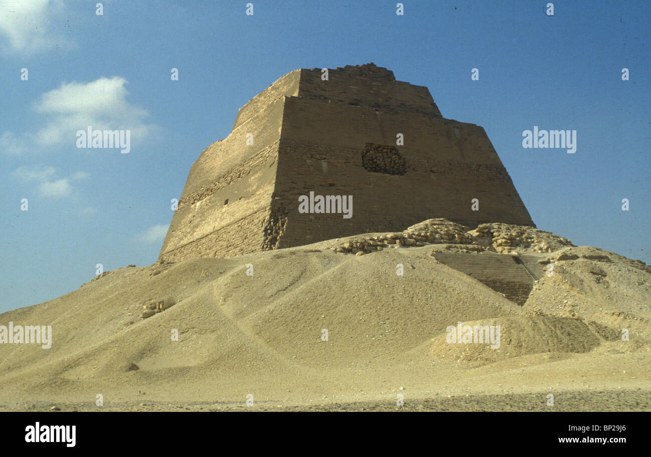 3089. HAWARA - scalini (ZIGURAT) piramide del faraone AMEHMET III, C. 1800 BC Foto Stock