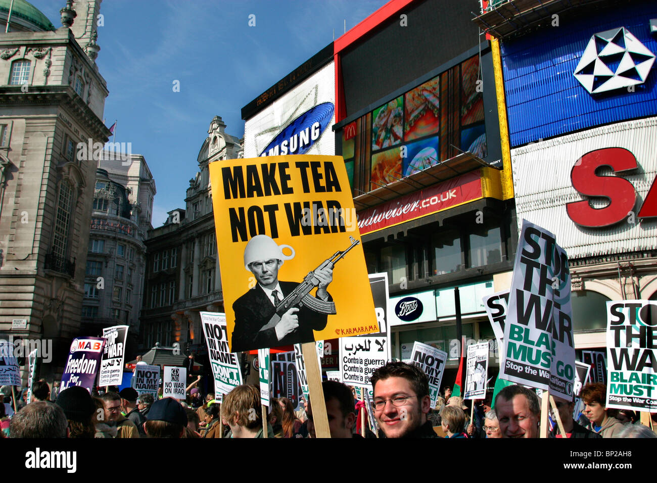 Politica dei rally in Piccadilly Circus, Londra Foto Stock