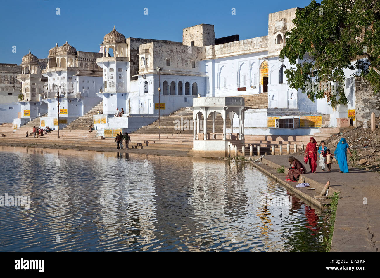 Lago di Pushkar ghats. Il Rajasthan. India Foto Stock