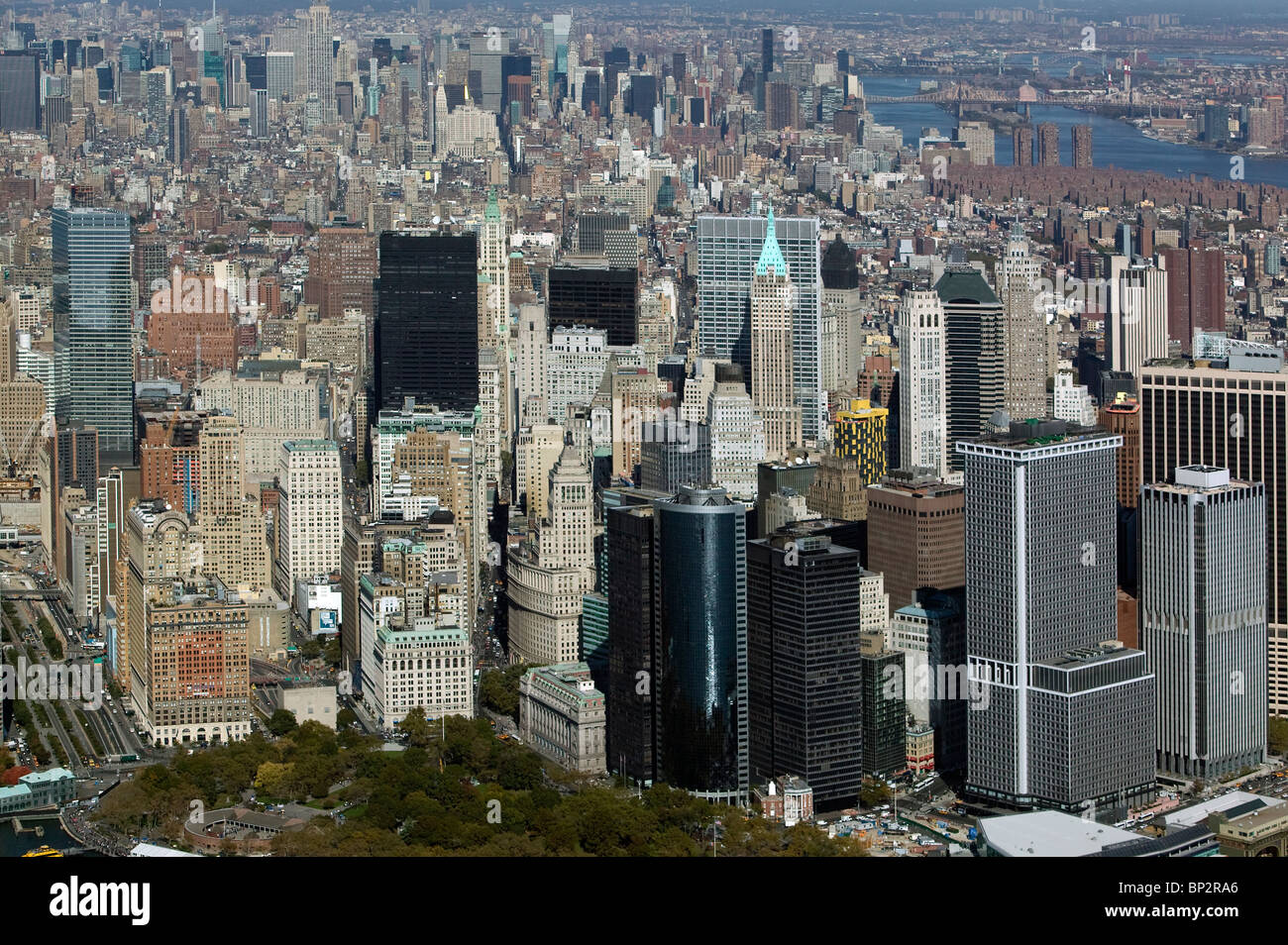 Vista aerea sopra il centro di Manhattan a New York City Foto Stock