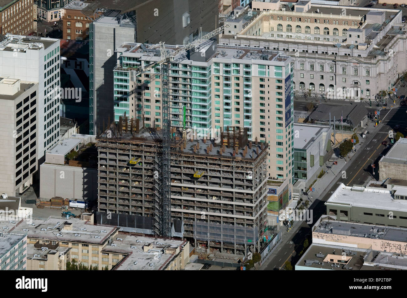 Vista aerea sopra elevato aumento costruzione Mission Street di San Francisco in California Foto Stock