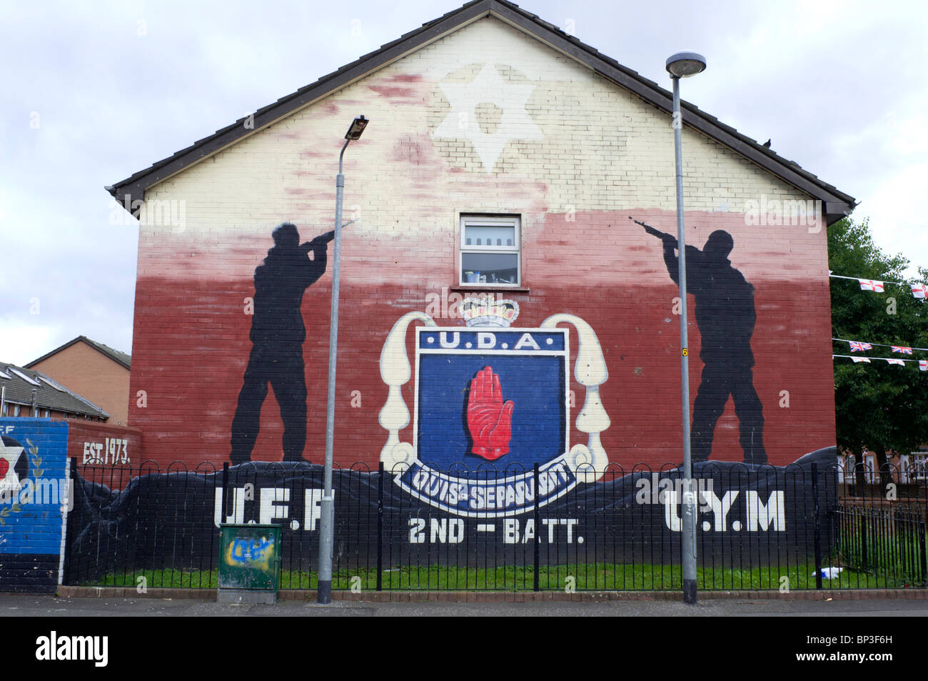 East Belfast U.D.A, U.F.F e murale U.Y.M- Lord Street Foto Stock