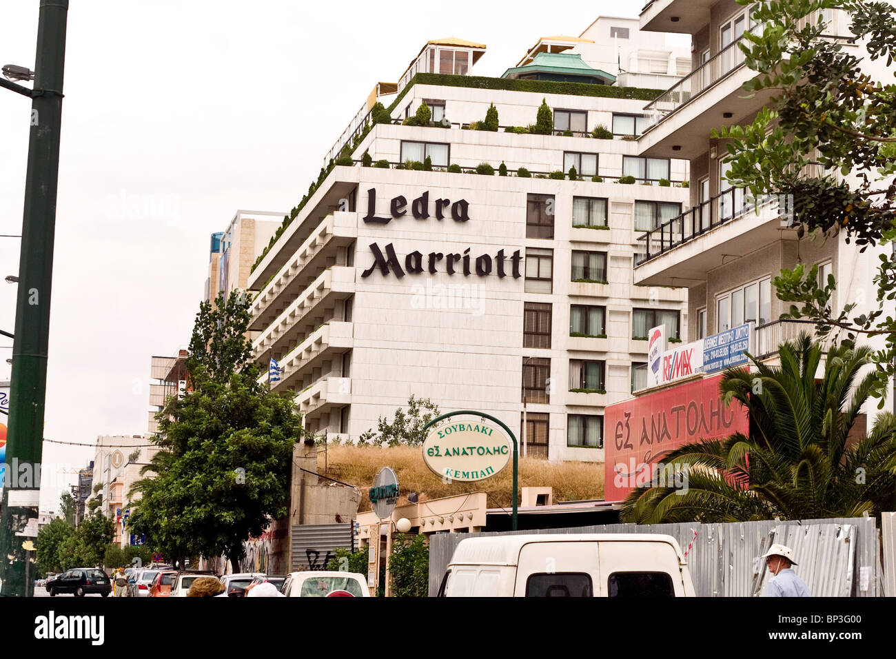 Il Ledra Marriott Hotel nel centro di Atene, Grecia © Myrleen Pearson Foto Stock
