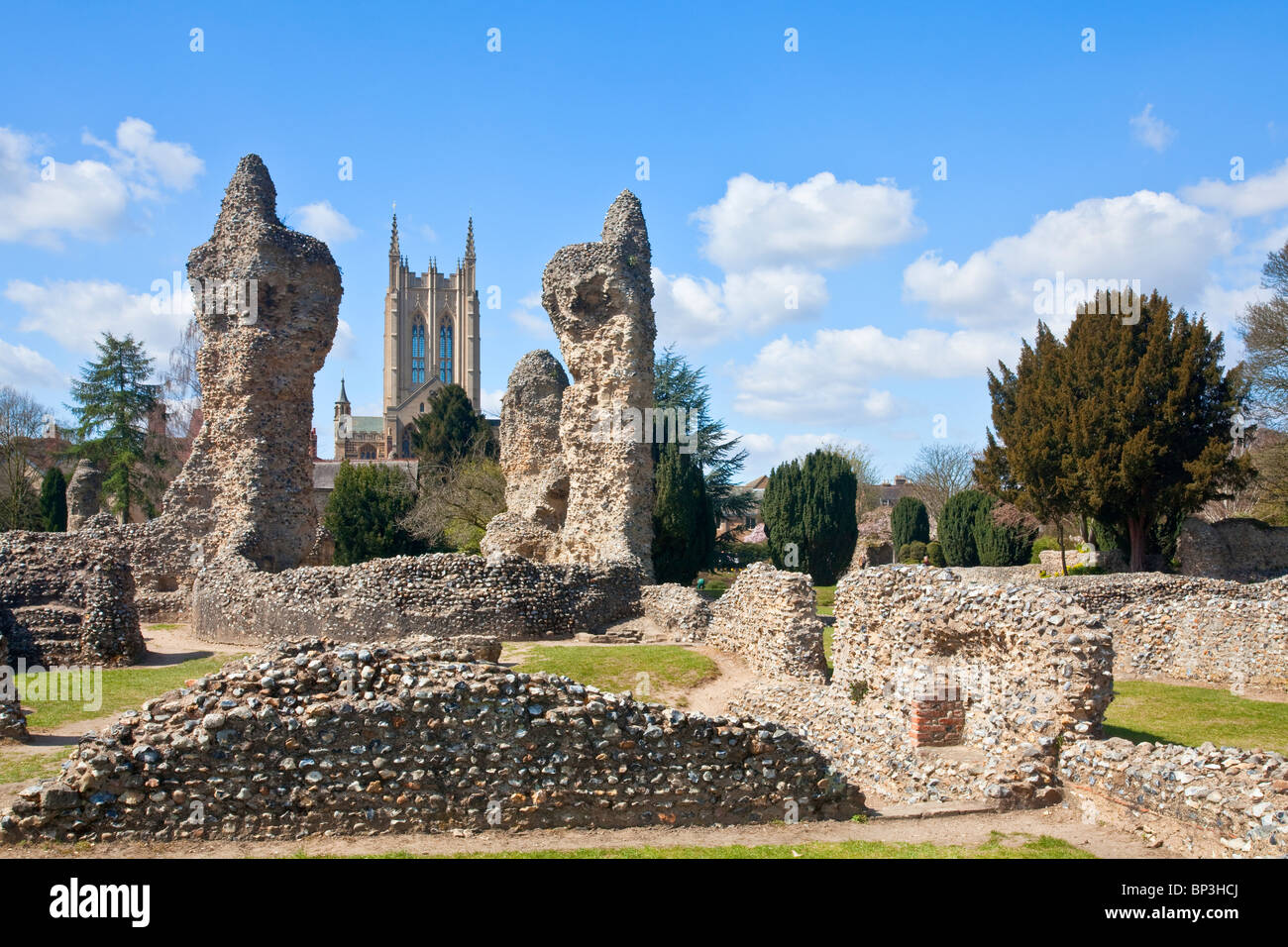 La Cattedrale di Bury St Edmunds su un luminoso giorno di sole Foto Stock