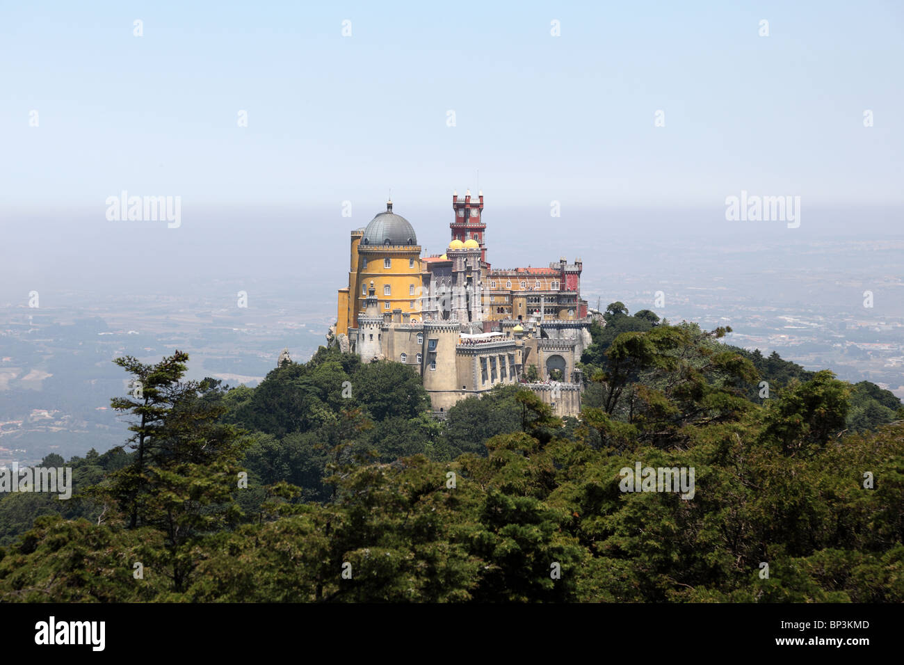 Vista sulla pena Palazzo Nazionale di Sintra, Portogallo Foto Stock