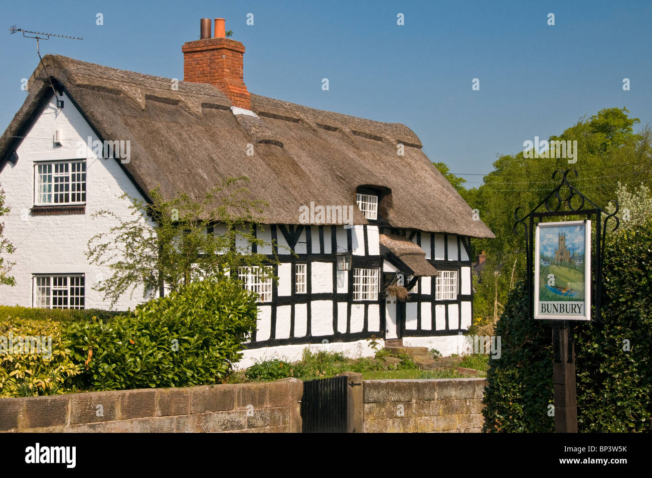 Black & White Cottage in Bunbury, Bunbury, Cheshire, Inghilterra, Regno Unito Foto Stock