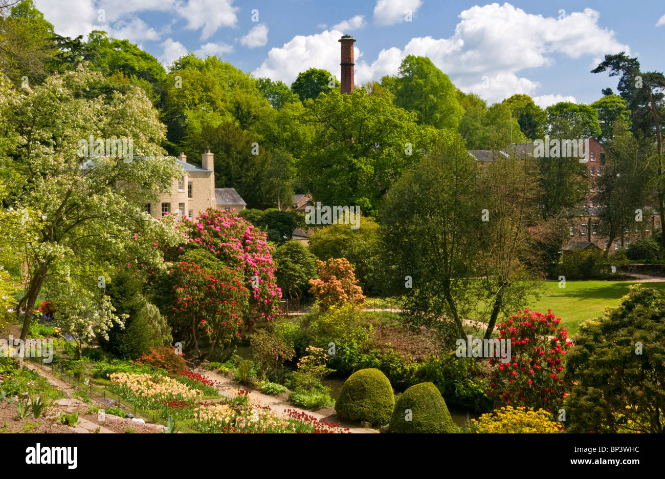Samuel Greg giardino in primavera, Quarry Bank Mill, Styal, Cheshire, Inghilterra, Regno Unito Foto Stock