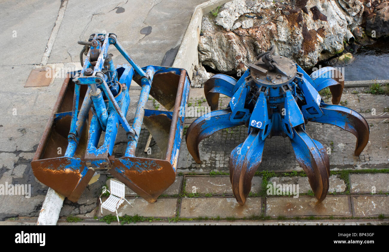 Due idraulica per impieghi pesanti palio al dockside in Kristiansand Norvegia. Foto Stock