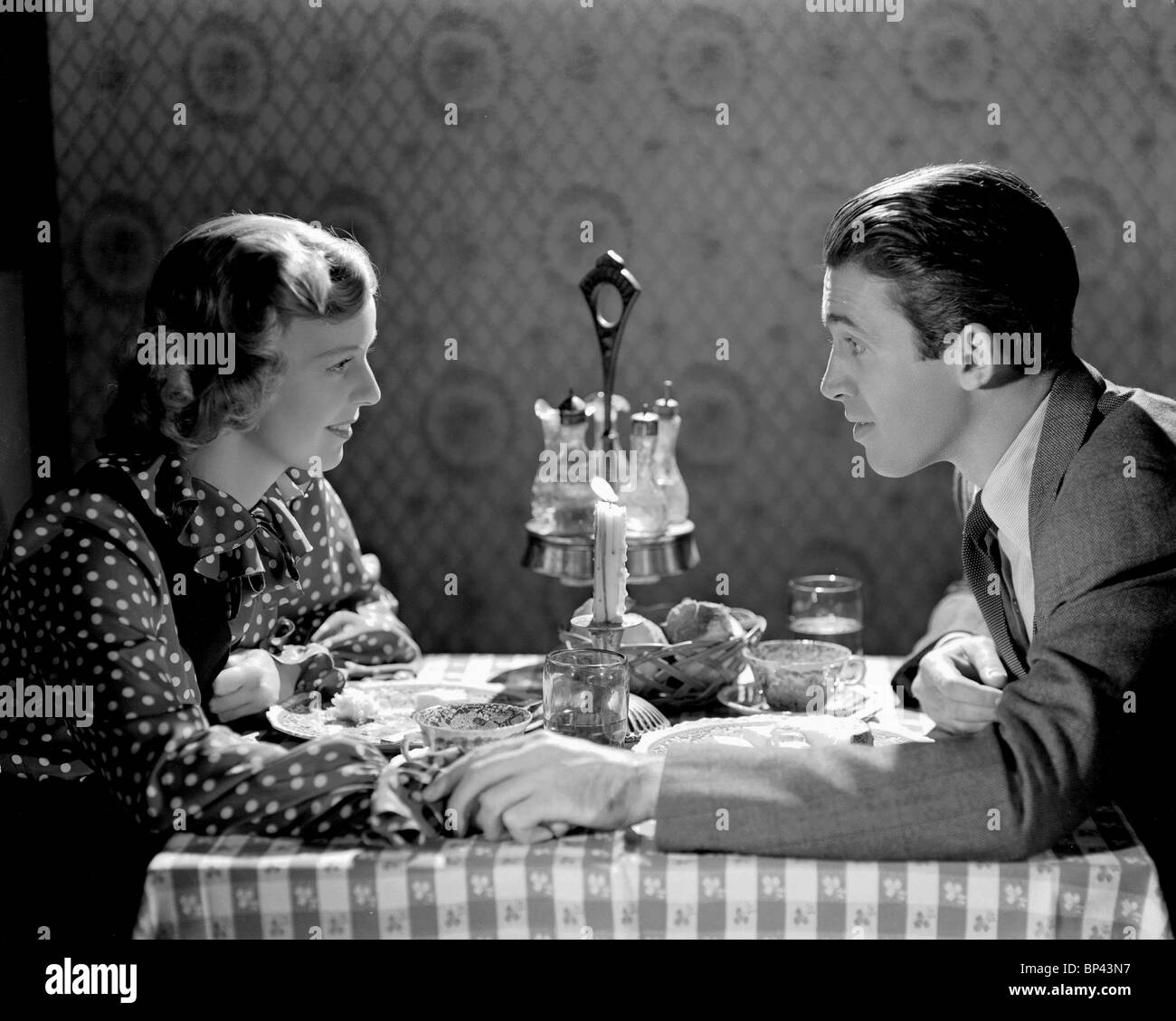 MARGARET SULLAVAN, JAMES STEWART, il negozio dietro l'angolo, 1940 Foto Stock