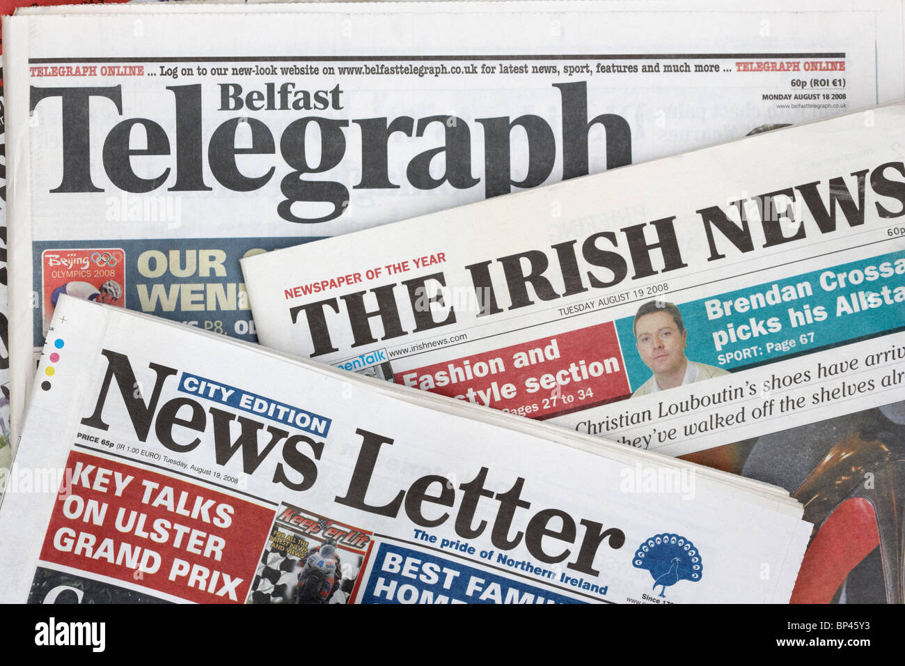 Northern giornali irlandesi il Belfast Telegraph la irish news e il belfast news letter Foto Stock