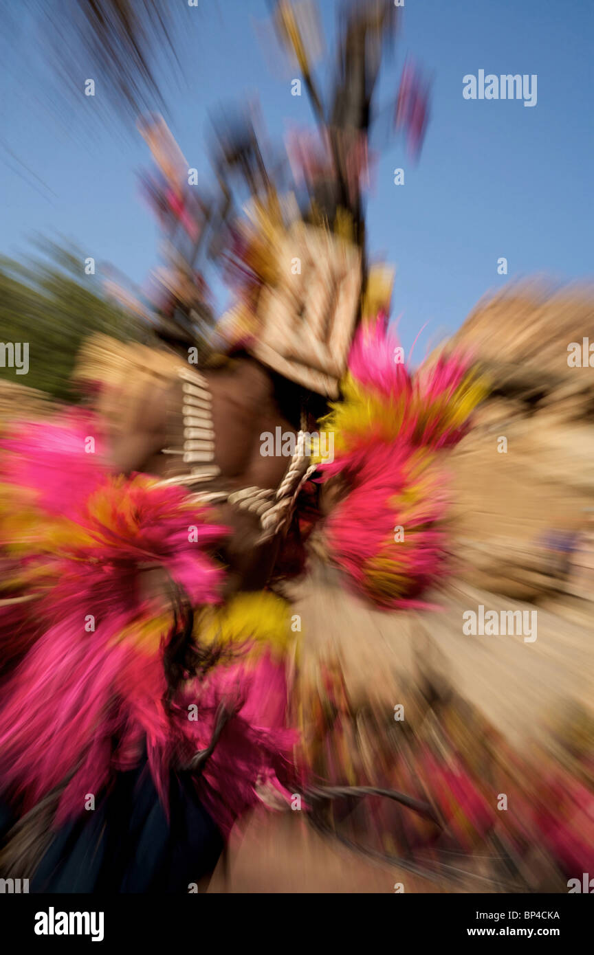 Il ballo mascherato in tereli, paese dogon del Mali in Africa occidentale Foto Stock