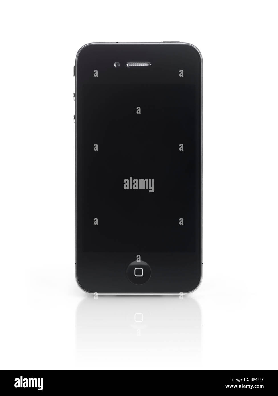 Apple iPhone 4 smartphone con schermo chiaro isolato con percorso di clipping su sfondo nero. Foto di qualità elevata. Foto Stock