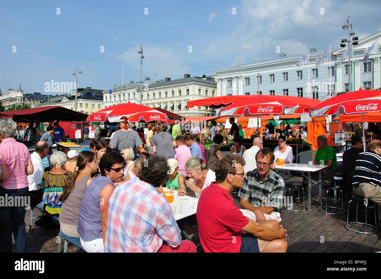 Mercato all'aperto, Kauppatori Market Square, Helsinki, regione di Uusimaa, la Repubblica di Finlandia Foto Stock