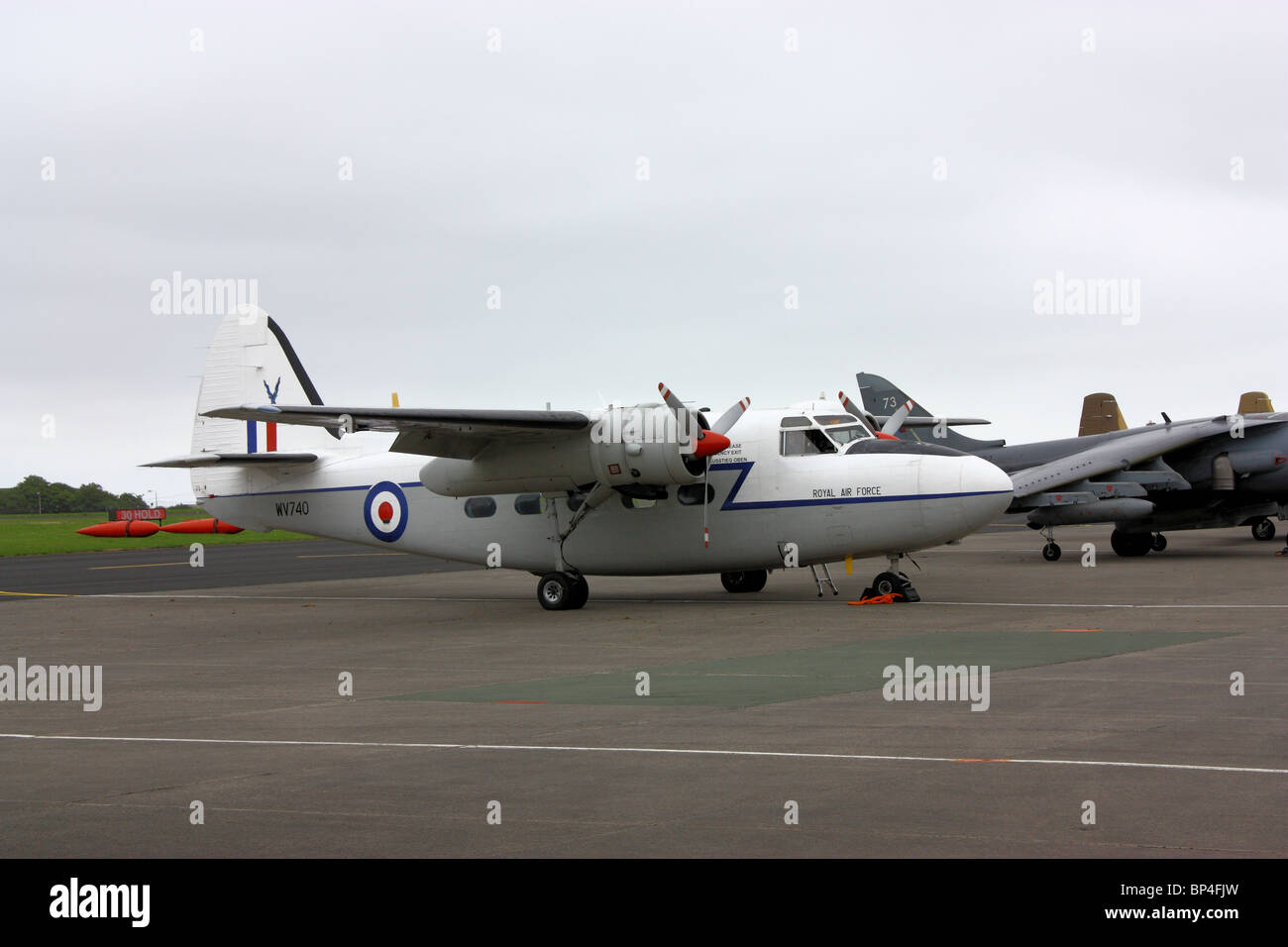 In precedenza raf Pembroke n. WV740 (ora di proprietà privata) a RNAS Culdrose Air Show. Foto Stock
