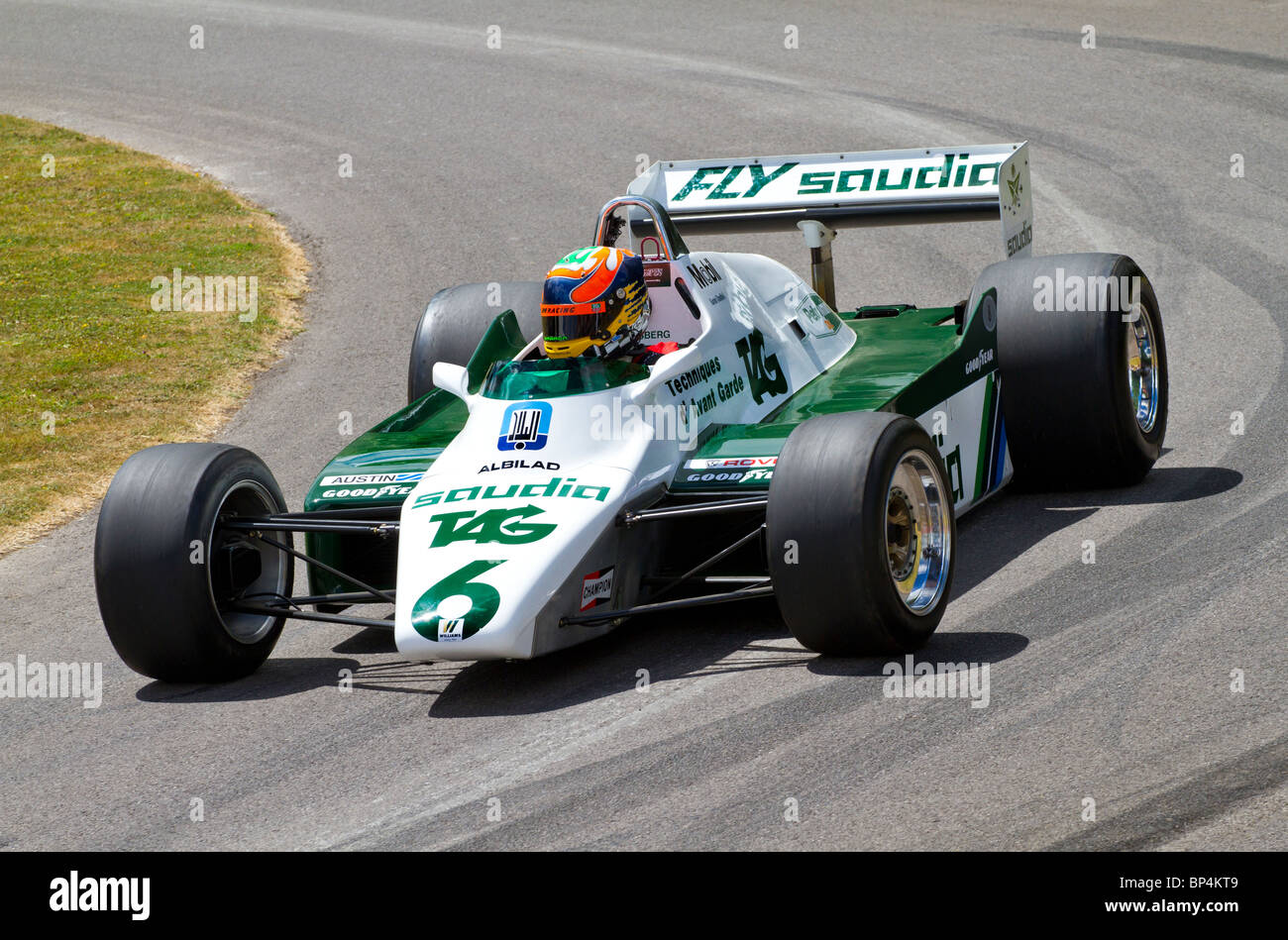 1982 Williams-Cosworth FW08 con driver Karun Chandhok al 2010 Goodwood Festival of Speed, Sussex, Regno Unito. Foto Stock