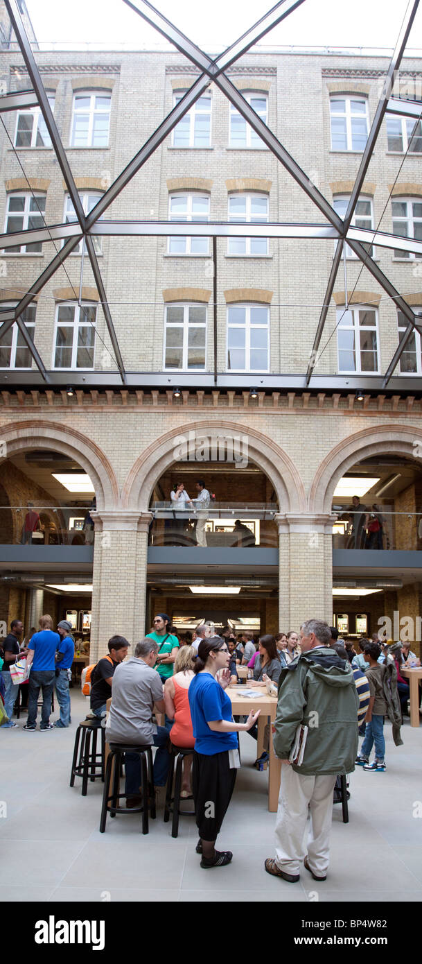 Cortile Centrale - Apple Store - Covent Garden - Londra Foto Stock