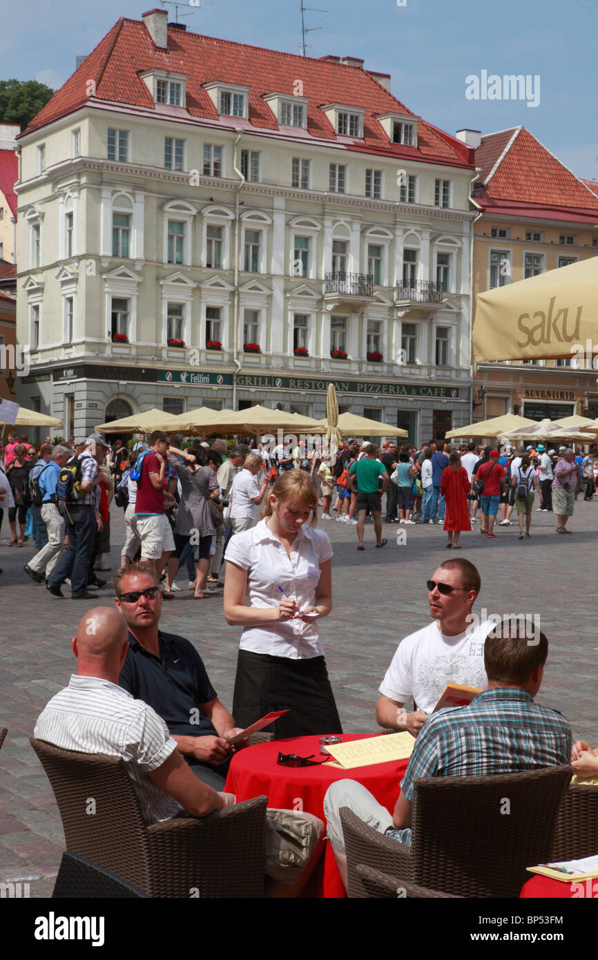 Estonia, Tallinn, Piazza del Municipio, Raekoja Plats, Foto Stock