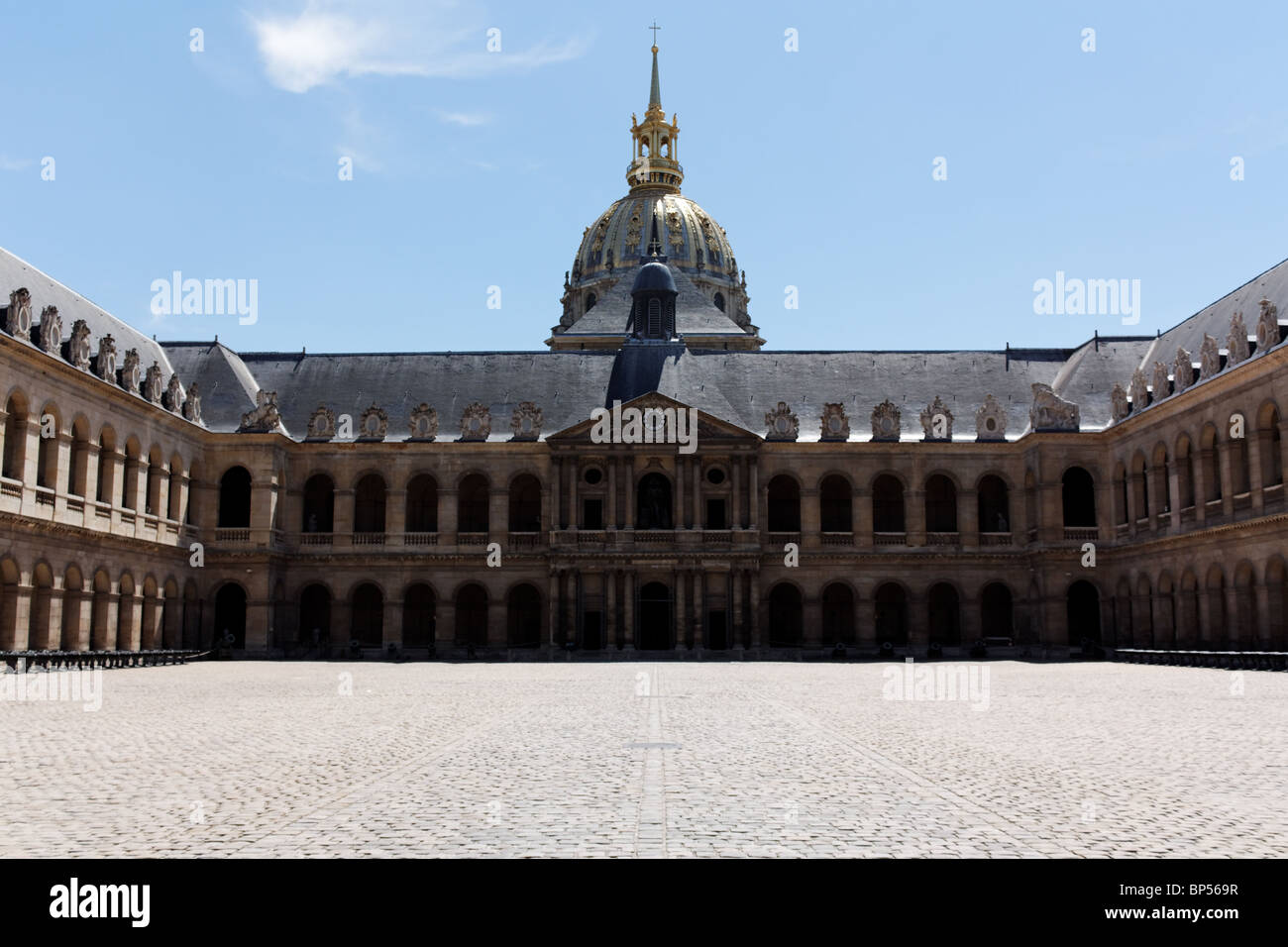 L' Invalides" cortile Foto Stock