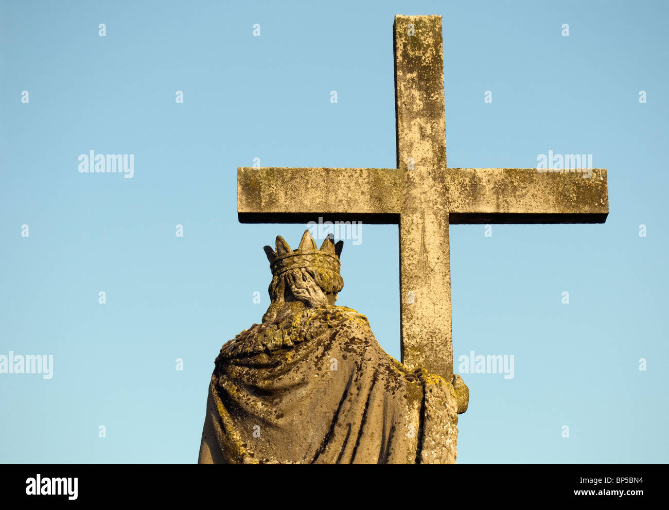 Statua barocca della Vergine Maria Azienda croce al Palazzo Festetics (Helikon Castle Museum) a Keszthely, Ungheria Foto Stock