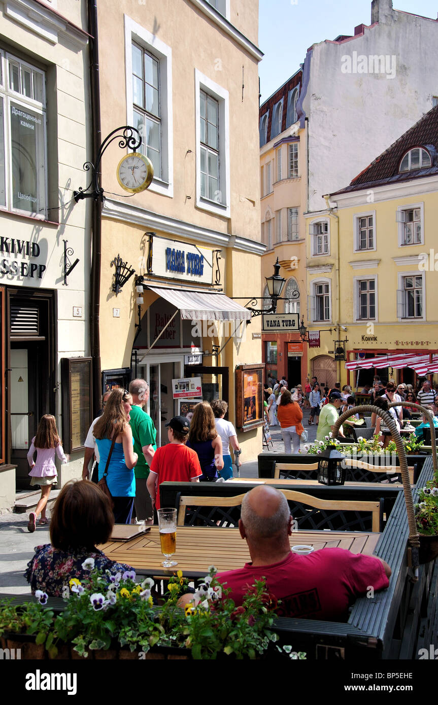 Outdoor Cafe, Città Vecchia, Tallinn, Harju County, della Repubblica di Estonia Foto Stock