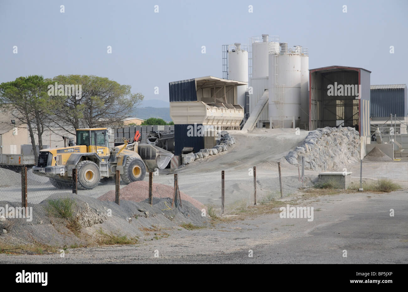 Società Carayon aggregati in deposito presso il fornitore in Narbonne Sud della Francia Foto Stock