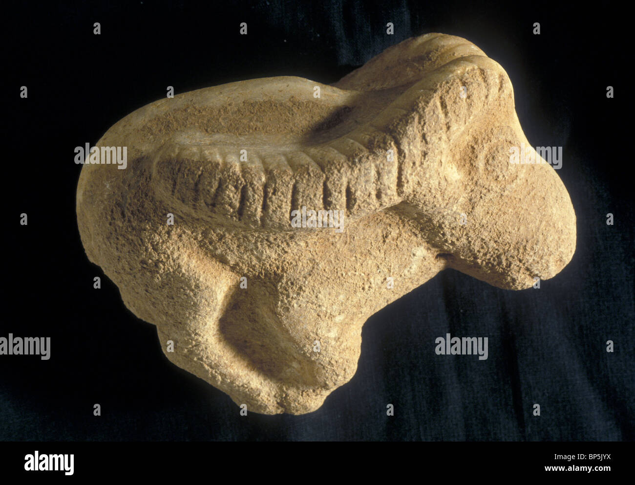 4379. In pietra scolpita cervi, periodo neolitico, C. 7TH. MILLENIUM BC Foto Stock