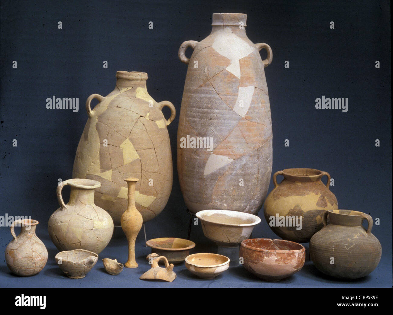 4936. Ceramiche HASMONEAN scavate nel HASMONEAN PALACE di Gerico Foto Stock