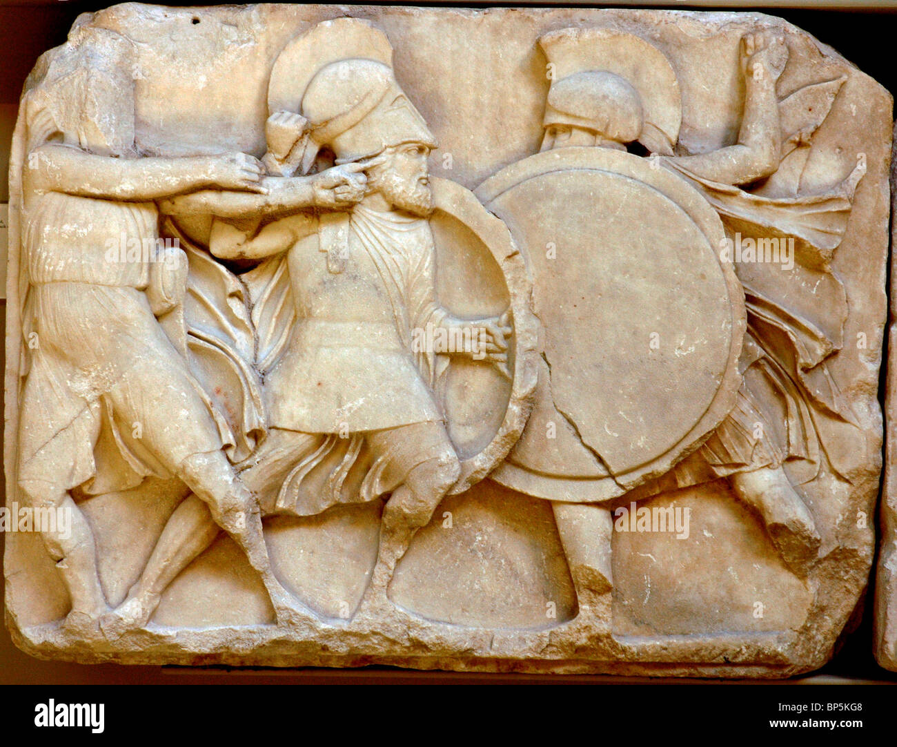 5221]. Il monumento NERED, C. 390 BC, il marmo RAFFIGURANTE SCENA DI BATTAGLIA CON I greci e persiani Foto Stock