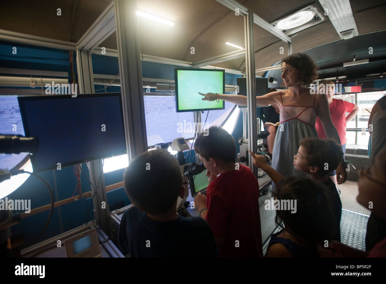 Il BioBus visiti una scuola programma estivo di Astoria nel Queens a New York Foto Stock