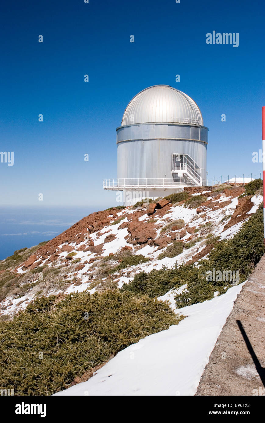 Il Nordic Optical Telescope (non) in inverno. Foto Stock