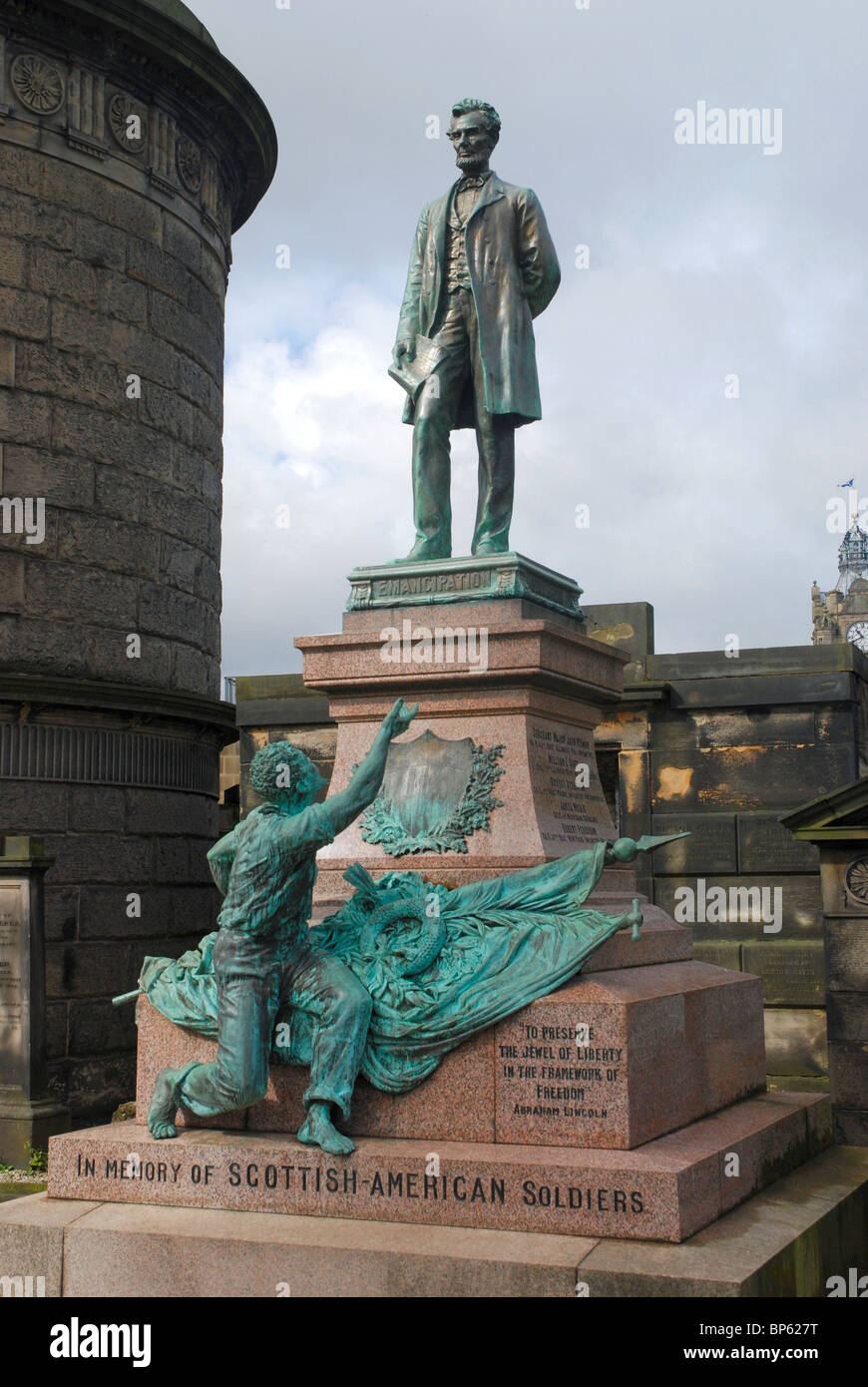Statua di Abraham Lincoln con liberati schiavi al memoriale di Scottish-American soldati che hanno combattuto nella guerra civile americana. Foto Stock