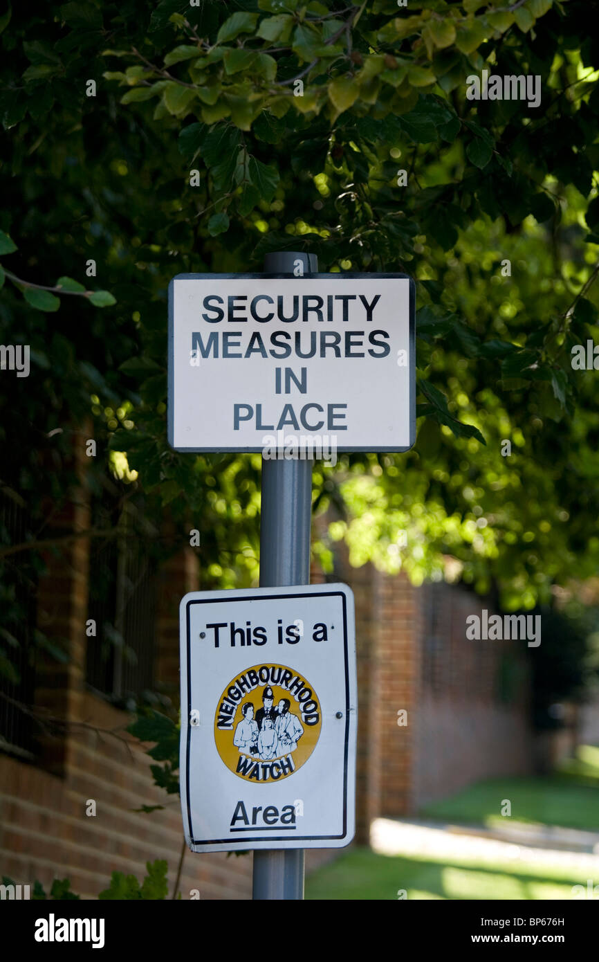 Cartello Neighbourhood Watch, Pangbourne, Inghilterra, Regno Unito Foto Stock