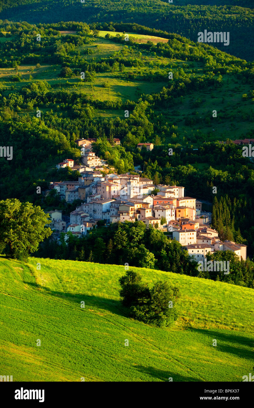 La città medievale di Preci in Valnerina Umbria Italia Foto Stock