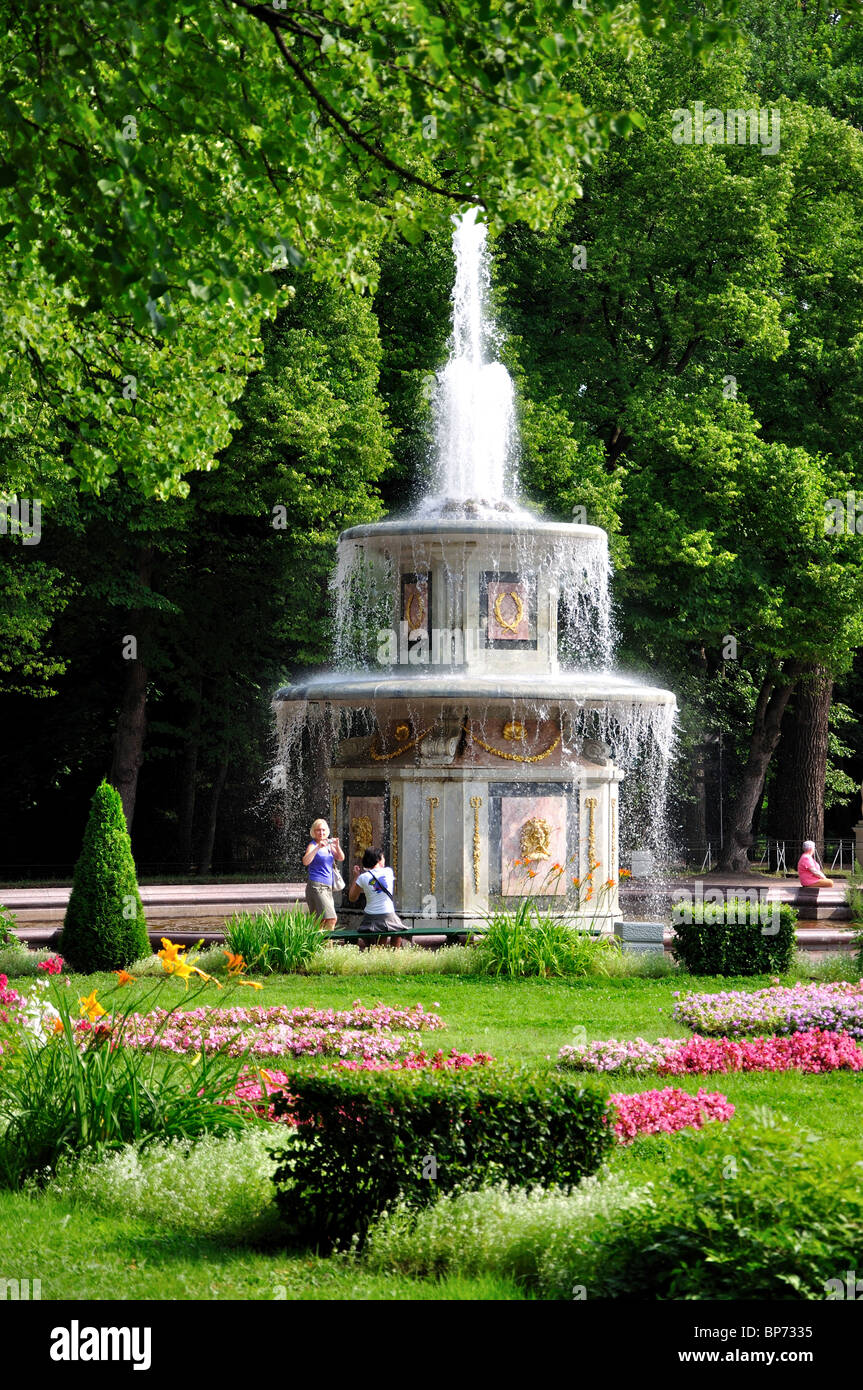 Fontane romane, Grand Peterhof Palace, Peterhof, San Pietroburgo, regione nord-occidentale, la Russia Foto Stock