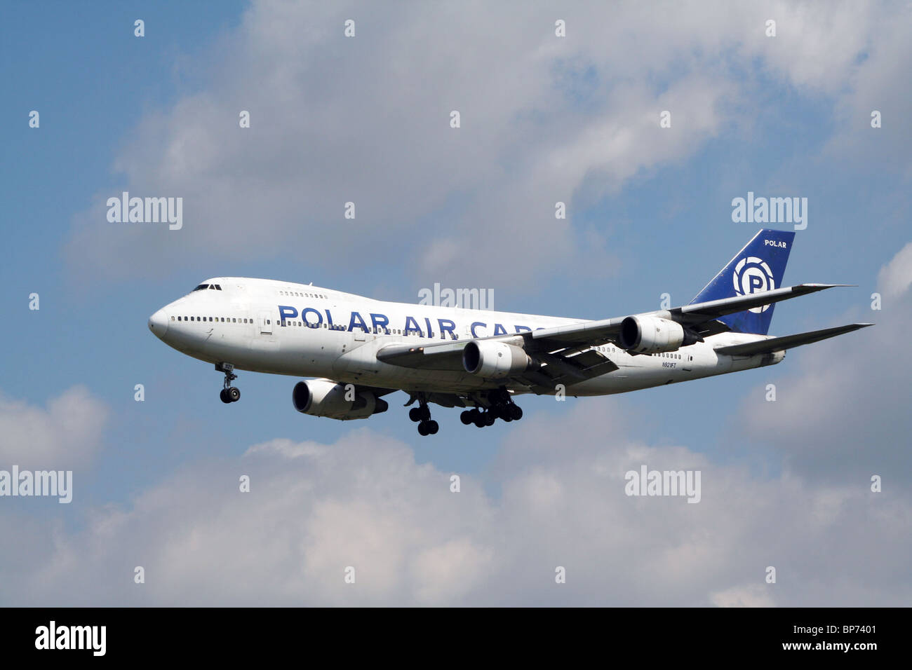 Polar Air Cargo boeing 747 di atterraggio su aeroporto di Francoforte Foto Stock